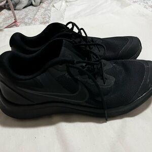 Nike Black Athletic Shoes Lightweight Mesh Design